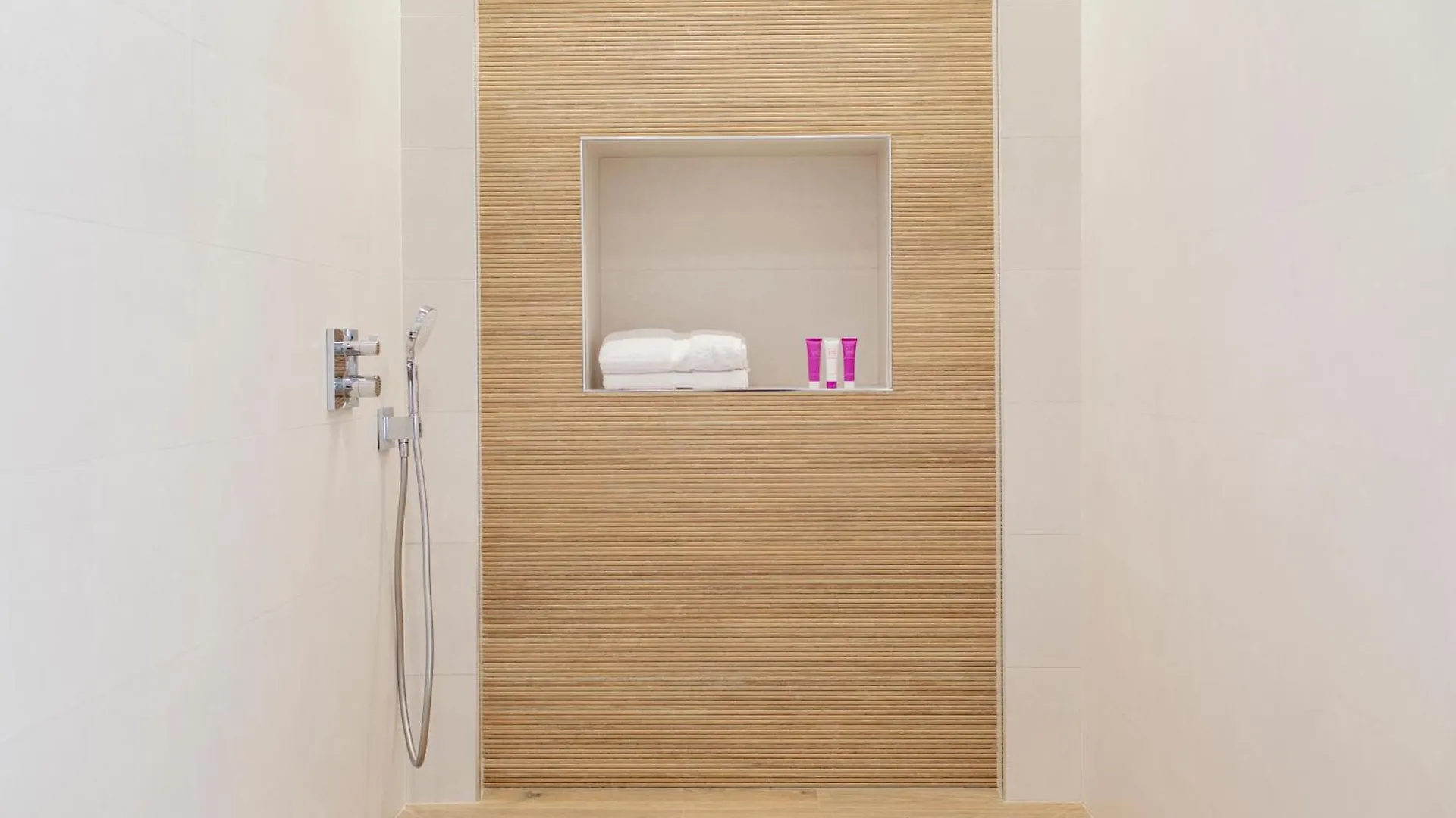 Nerja Casual Rooms